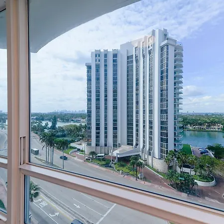 Seastays-Beachfront Apartments Miami Beach Exterior photo