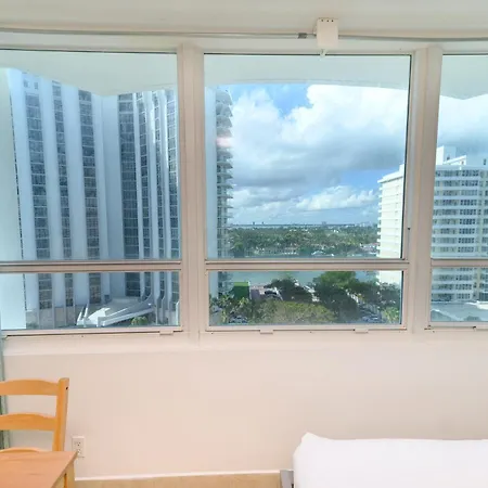 Seastays-Beachfront Apartments Miami Beach Exterior photo
