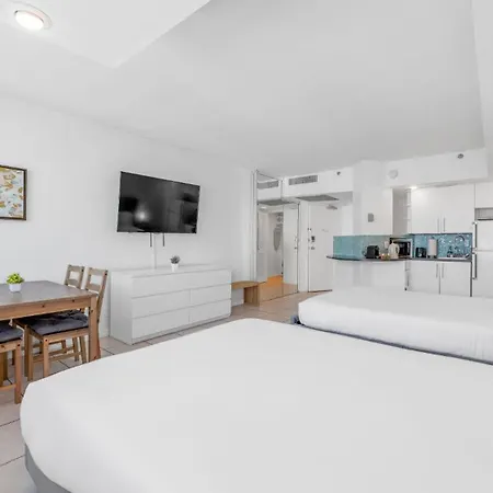 Seastays-Beachfront Apartments Miami Beach Exterior photo