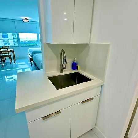 Seastays-Beachfront Apartments Miami Beach Exterior photo