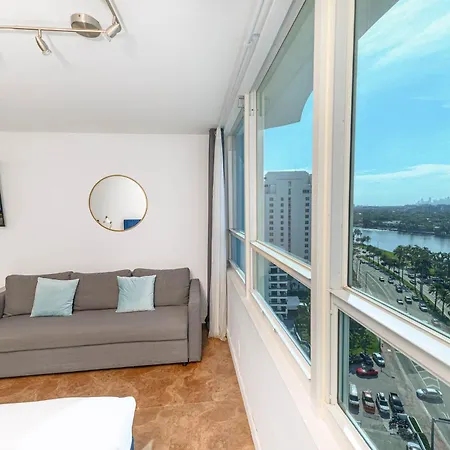 Seastays-Beachfront Apartments Miami Beach Exterior photo