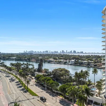 Seastays-Beachfront Apartments Miami Beach Exterior photo