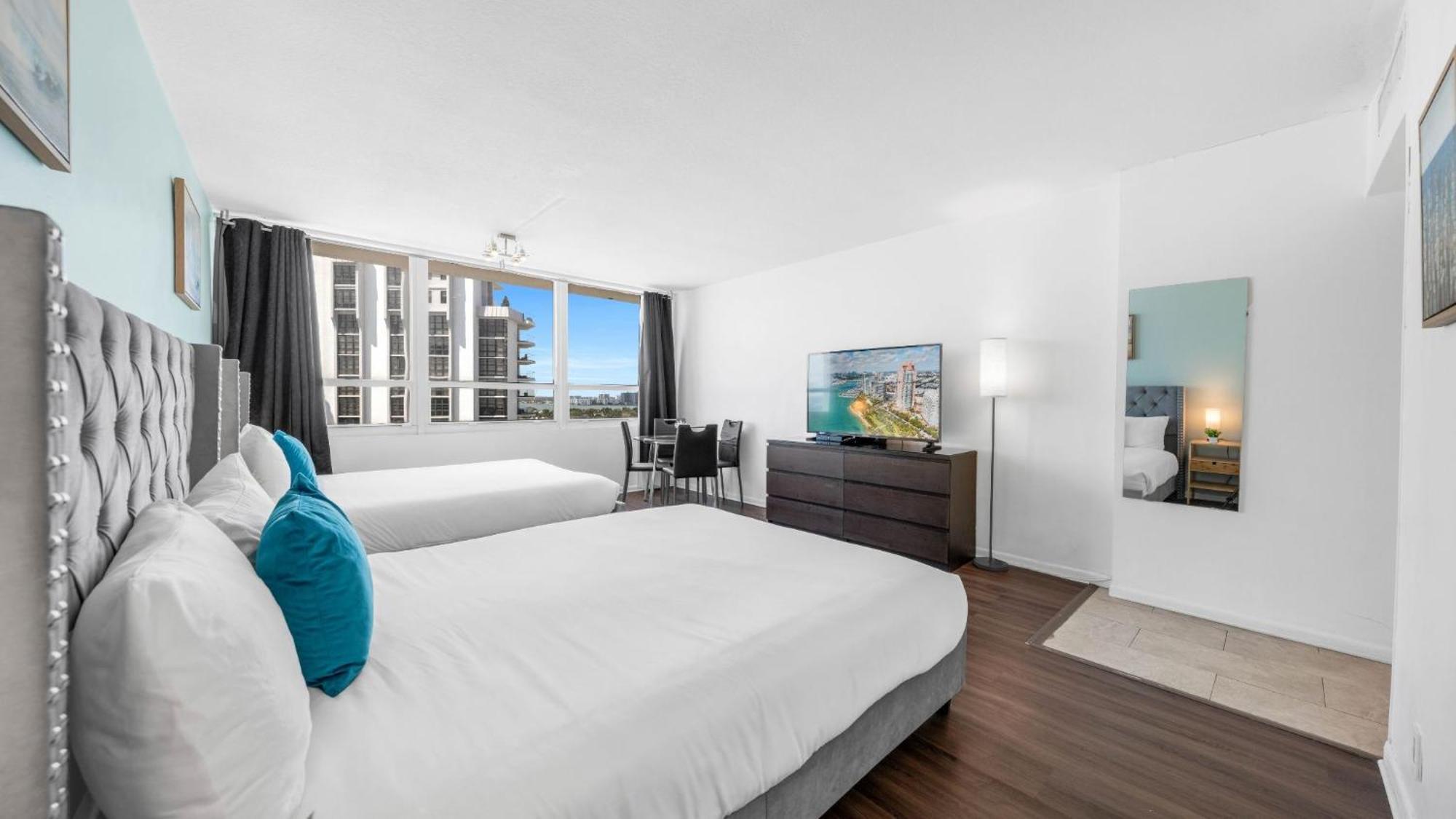 Apartment Seastays-beachfront *